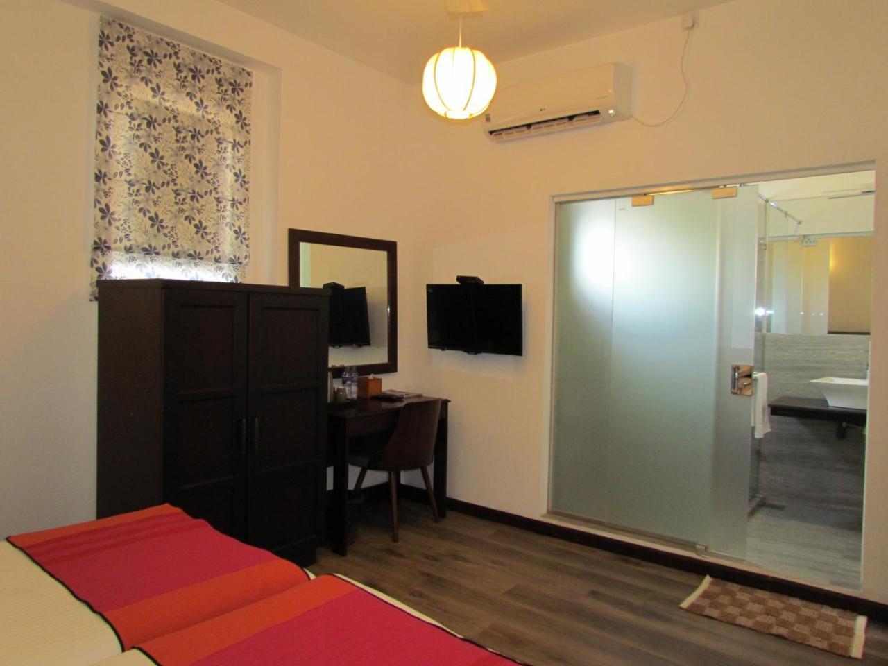 Kmc Villa Dehiwala-Mount Lavinia ภายนอก รูปภาพ