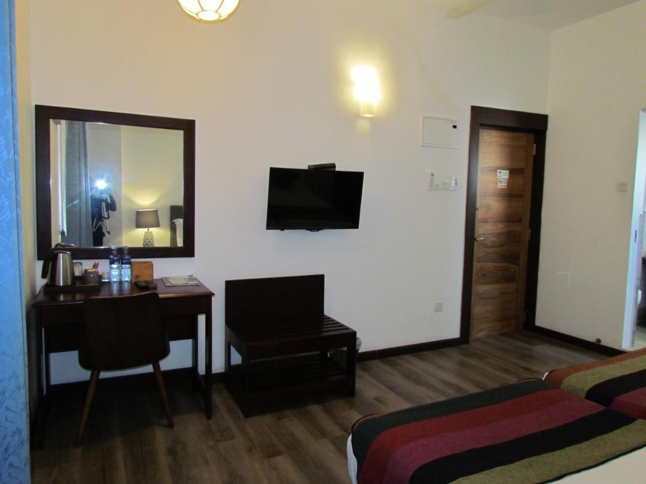 Kmc Villa Dehiwala-Mount Lavinia ภายนอก รูปภาพ