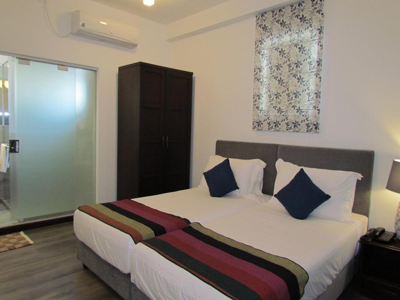 Kmc Villa Dehiwala-Mount Lavinia ภายนอก รูปภาพ